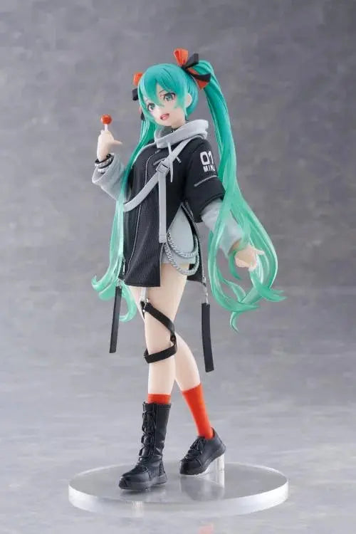 Taito Vocaloid Fashion Hatsune Miku PUNK Ver. Pom Pom Tina