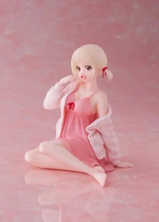 Taito Lycoris Recoil Desktop Cute Chisato Nishikigi Roomwear Ver. Pom Pom Tina
