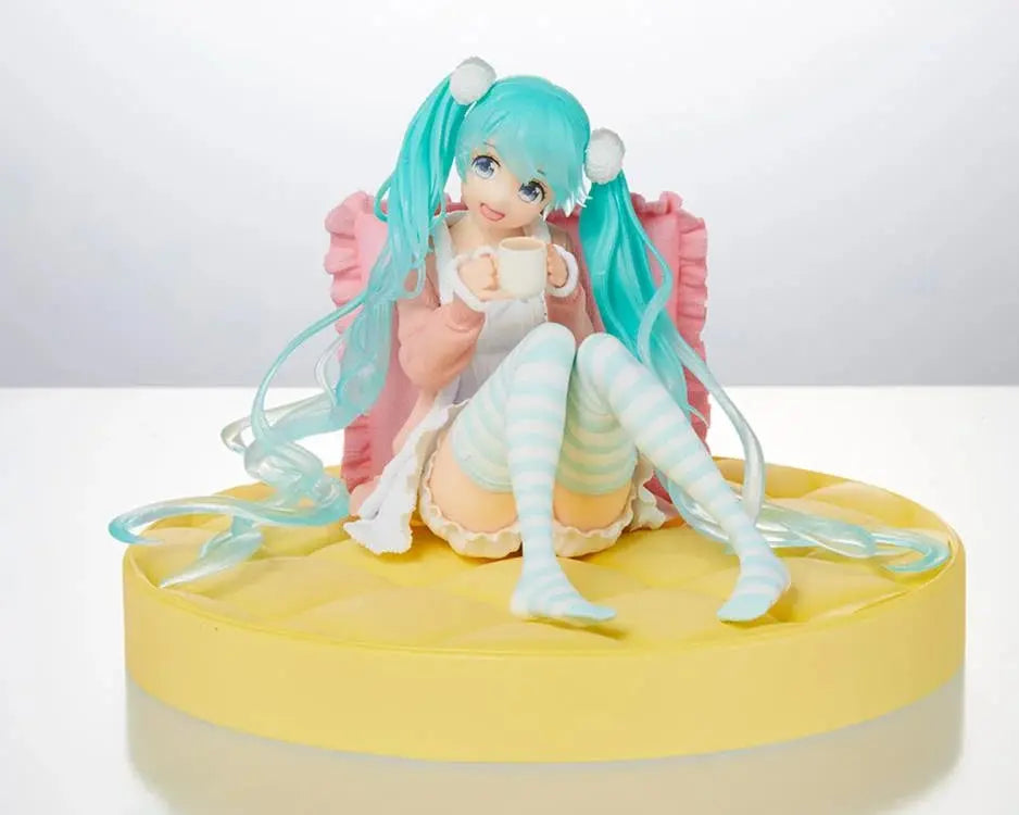 Vocaloid Hatsune Miku (Original Casual Wear Ver.) Figure Pom Pom Tina