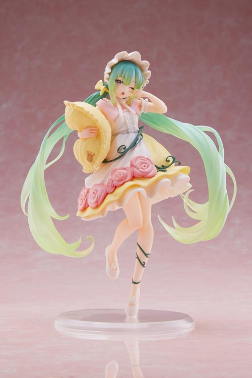 Vocaloid Hatsune Miku (Sleeping Beauty Ver.) Wonderland Figure