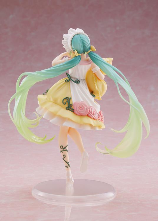 Vocaloid Hatsune Miku (Sleeping Beauty Ver.) Wonderland Figure