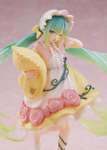 Vocaloid Hatsune Miku (Sleeping Beauty Ver.) Wonderland Figure