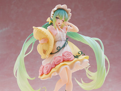 Vocaloid Hatsune Miku (Sleeping Beauty Ver.) Wonderland Figure